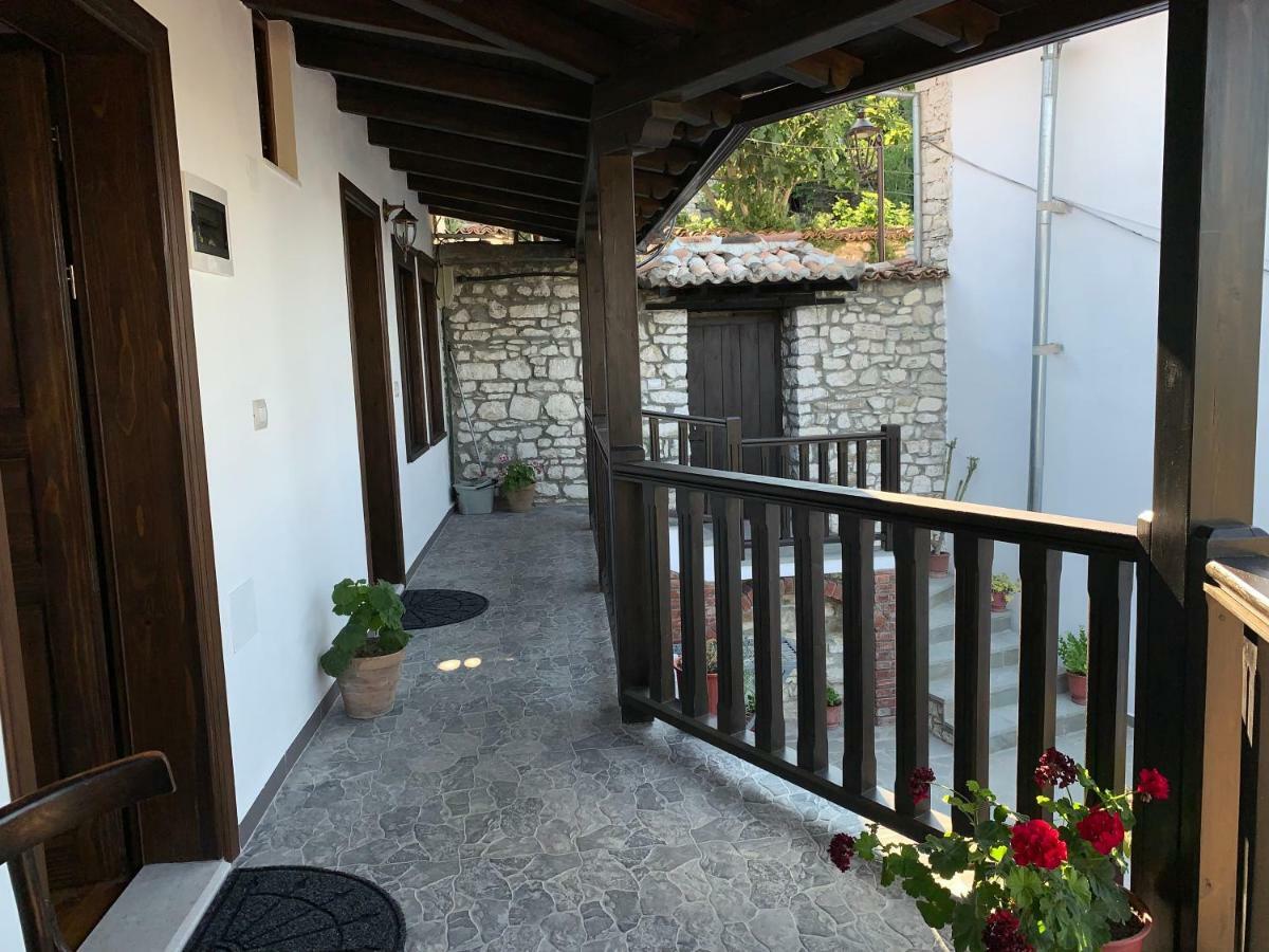 Guest House Genti Berat Phòng bức ảnh