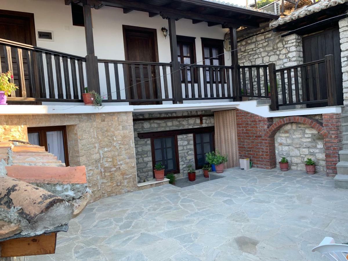 Guest House Genti Berat Ngoại thất bức ảnh