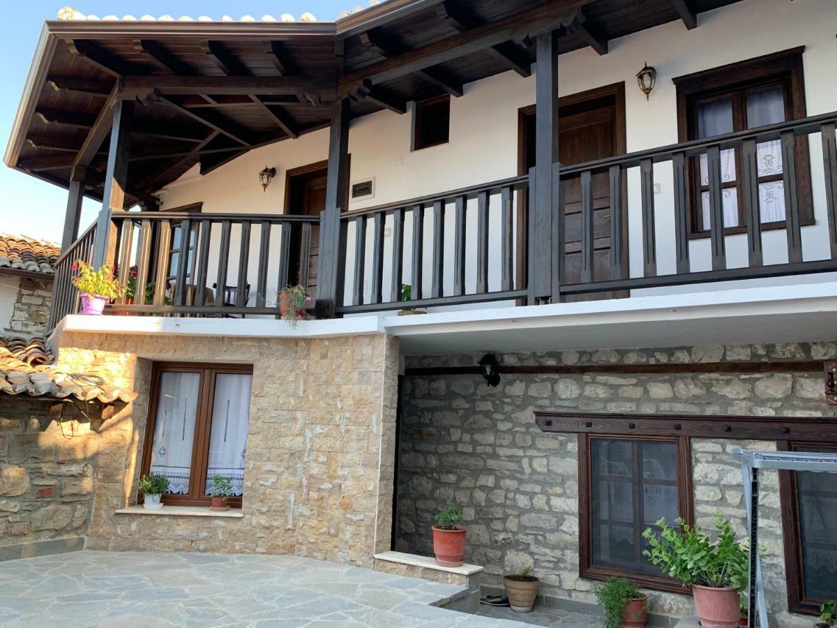 Guest House Genti Berat Ngoại thất bức ảnh